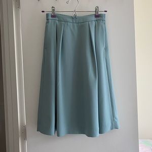 UNIQLO XS PASTEL AQUAMARINE KNEE LENGTH SKIRT WITH POCKETS